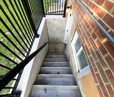 For Lease - 14 Charles Street, Brampton, Ontario - Photo 3