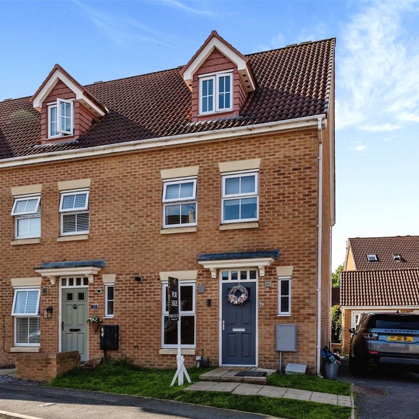 3 Bedroom End Of Terrace - Photo 1