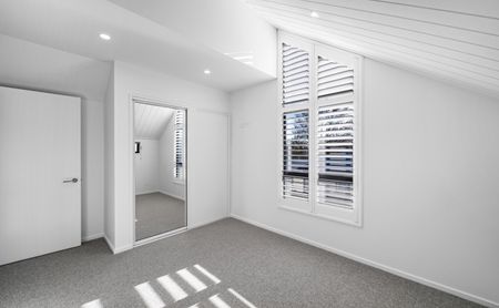 Modern Townhouse, Prime Edgeware Location - Photo 4