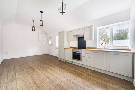 Two-bedroom barn cottage in rural Hamptworth, on the edge of the New Forest. - Photo 5