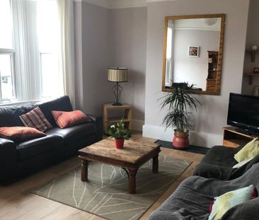 3 Bed Flat, Tooting, SW17 - Photo 1