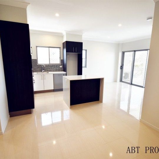 Come Home to Something Special at This Apartment. Unbeatable Location - Walk to Transport and Shops - Photo 1