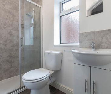 1 bedroom in a house share to rent - Photo 4
