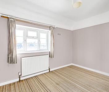 3 bedroom end of terrace house to rent - Photo 3