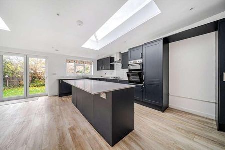 Rydens Way, Woking, Surrey, GU22 - Photo 4