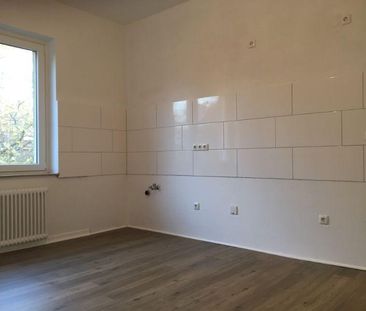 *** Modernsierte 2-Zimmerwohnung mit Balkon! *** - Photo 1