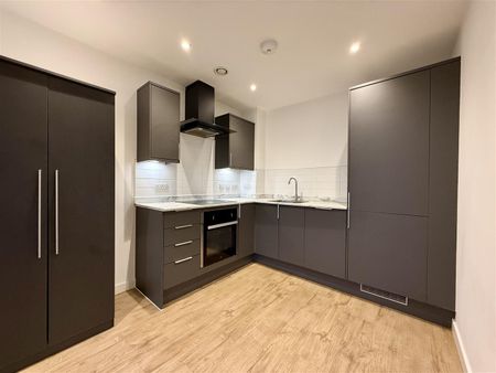 Lincoln House, Bolton - Photo 4