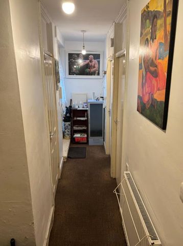 Room in a Shared Flat, York Road, SW11 - Photo 2