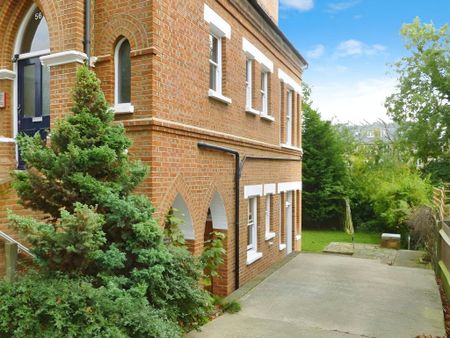 2 bedroom ground floor maisonette to rent - Photo 4