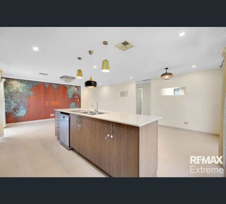 15 Govan Road, Canning Vale, WA 6155 - Photo 2