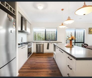 Luxury Family Living in the Prestigious Rathdowne Estate - Photo 6