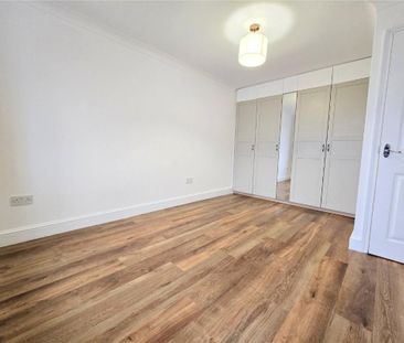 4 bed detached house to rent in Station Road, Rayleigh, SS6 - Photo 2