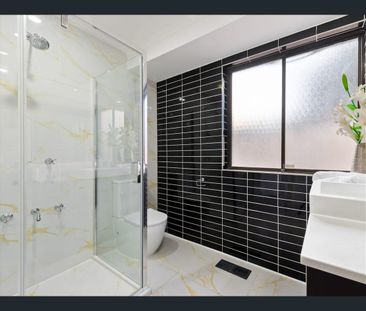 Fully Renovated Family Home in a Prime Hallam Location! - Photo 5