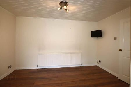 19 Leydene Court, Pond Park Road, Lisburn, BT28 3LL - Photo 2