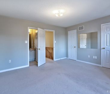 For Lease - 1838 Imperial Way, Burlington, Ontario - Photo 3