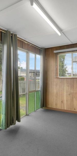 Neat & Tidy Home close to the CBD! - Photo 1