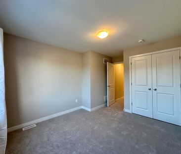 For Lease - 1047 Acoustic Way, Blossom Park - Airport and Area, Ont... - Photo 4