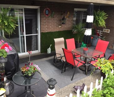 41/2, Béton**Tout rénové**Impeccable!**Rez-de-Jardin**Grande terras... - Photo 4