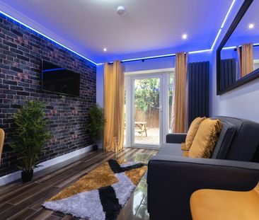 2 Bed Flat, Gables Lodge -, RG1 - Photo 1