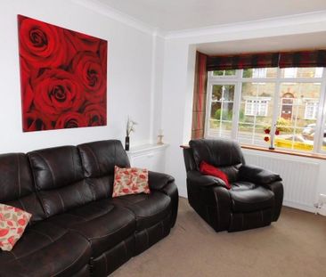 4 bedroom semi-detached house to rent - Photo 4