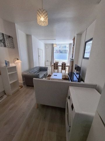 2 Bed Flat, Willmot Street, E2 - Photo 3