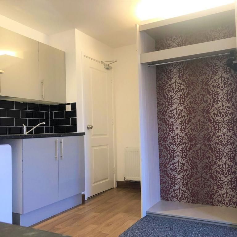 Studio to rent - Photo 1