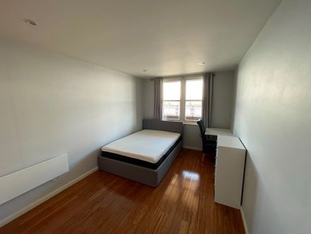 2 Bed Flat, Liverpool Road, M3 - Photo 4