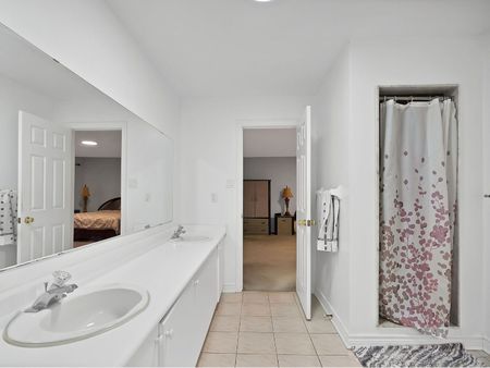 For Lease - 42 Cedarhurst Drive Unit# Main, Richmond Hill, Ontario - Photo 3