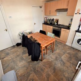 3 bedroom House in Burley Lodge Terrace, Leeds - Photo 1