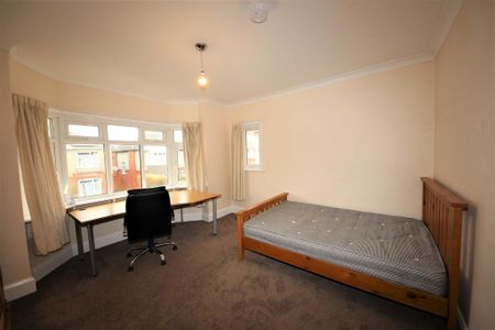 5 bedroom maisonette to rent - Photo 3