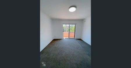 Light-Filled Third Floor Apartment | Walk to UNSW & Centennial Park - Photo 3