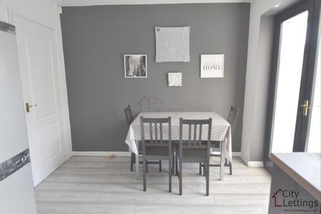 2 Bedroom End Terraced House - Photo 2