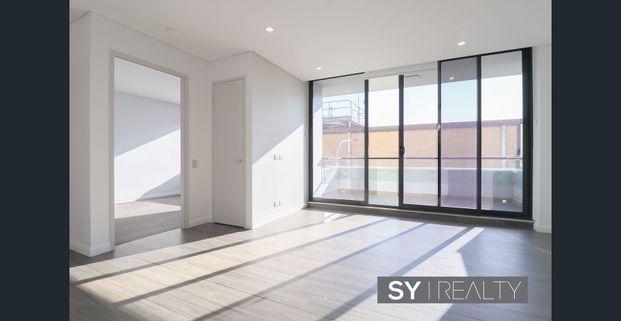 North facing one bedroom apartment on quiet street - Photo 1