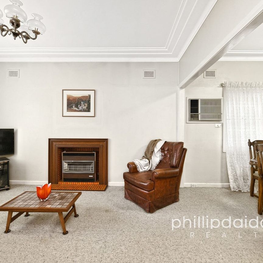 NEAT 3-BEDROOM HOUSE - Photo 1