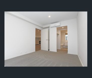 GROUND FLOOR APARTMENT WITH RESORT STYLE FACILITIES - Photo 6