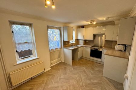 Walnut Close - Photo 5