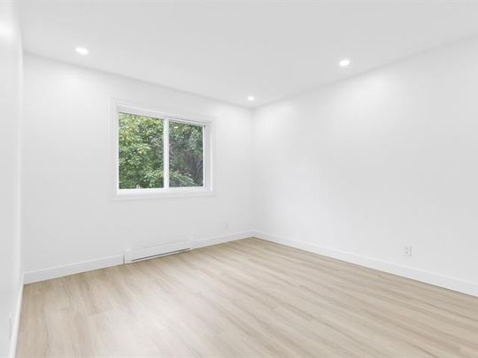 795 75e Avenue - Photo 1