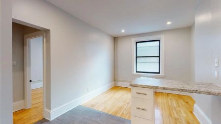 384 MacLaren St. — 2 Bedroom - Photo 3
