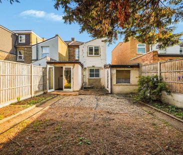 3 bedroom semi-detached house to rent - Photo 6