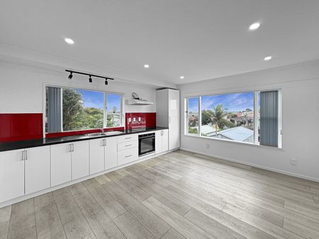 Spacious Unit in Ellerslie - Photo 2