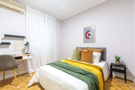 Calle de Ferraz, Madrid, Community of Madrid 28008 - Photo 3