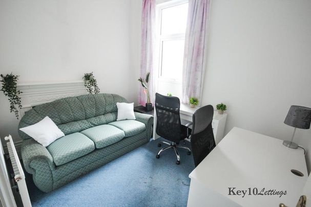 6 bedroom terraced house to rent - Photo 1