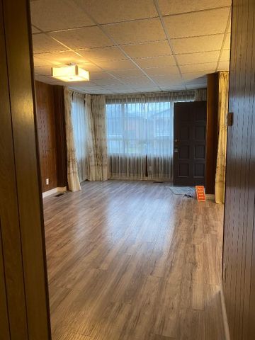 For Lease - 1054 East Avenue, Mississauga, Ontario - Photo 2