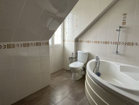 Location Maison 5 pièces 121m² POILLY LEZ GIEN 45500 - Photo 2