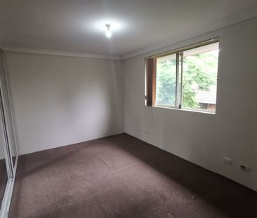 Two bedroom three levels town house - Photo 2