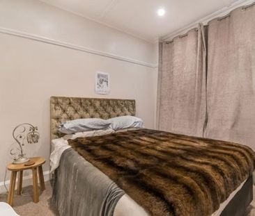 246 Oriental Parade, Oriental Bay - Photo 3