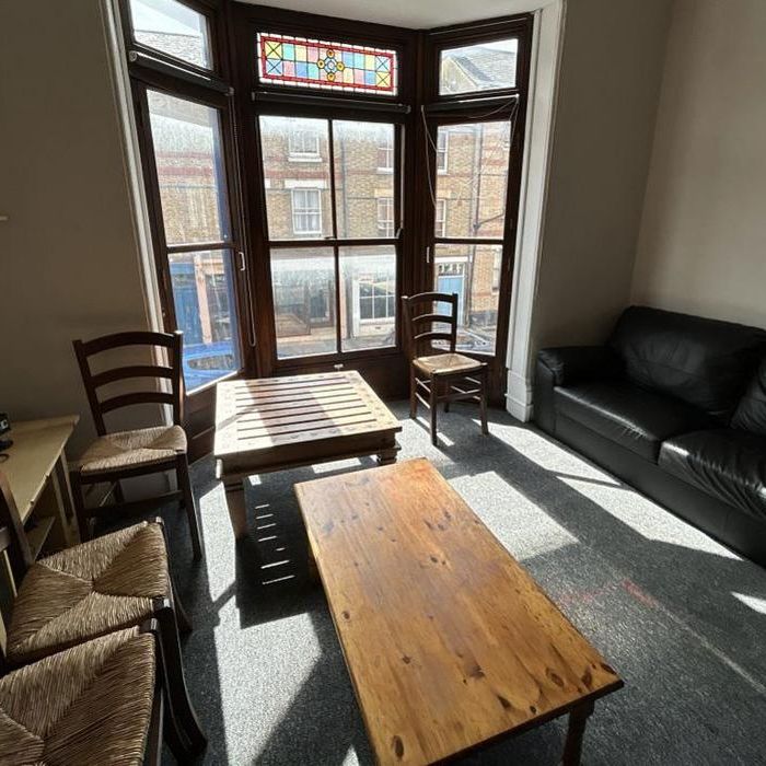 6 bedroom flat to rent - Photo 1