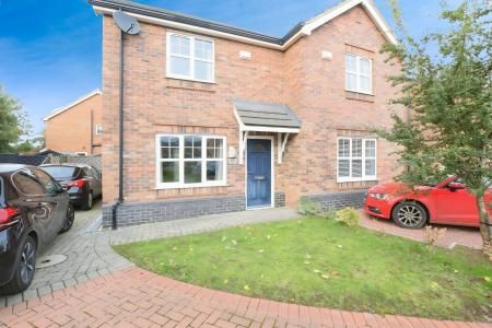 2 bedroom Semi-detached house To Let - Photo 4