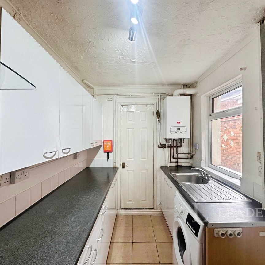 1 bedroom terraced to rent Room 4 Hubert Road, B29 - Photo 1