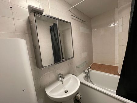 A LOUER : T1 à LILLE • Vauban • 570 € - Photo 4